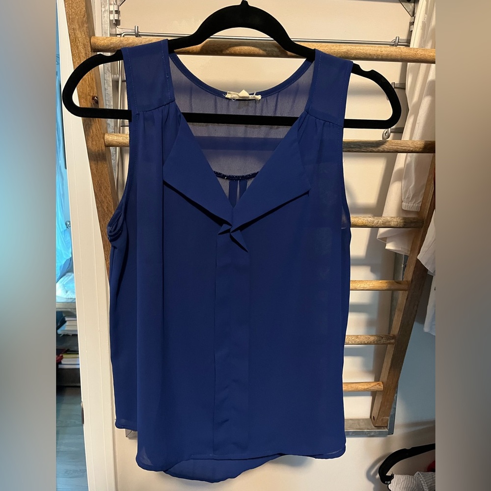 E (hanger) M Blouse